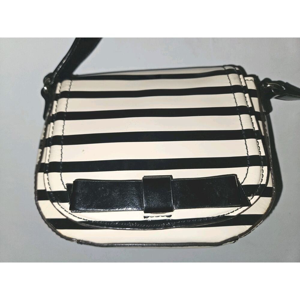 Kate Spade Chelsea Park Black Cream Striped Patent Leather Mini Crossbody 7x5x3 - Picture 5 of 13
